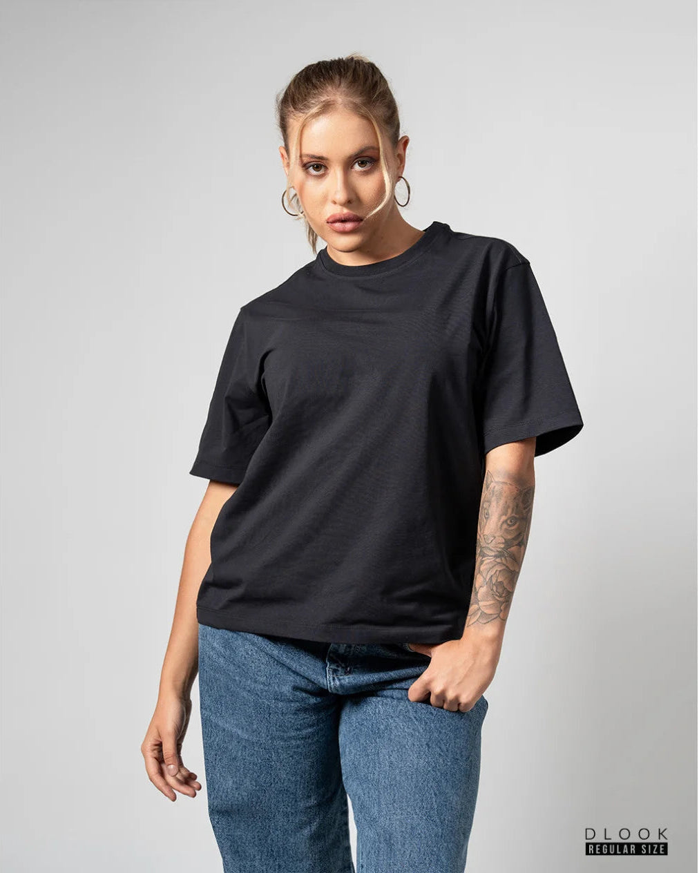 WOMEN'S CREW NECK TSHIRT - BLACK